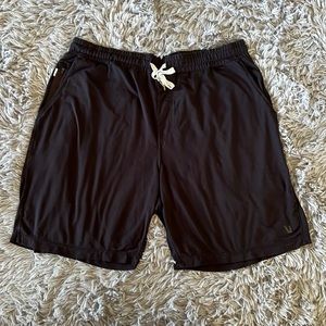 Vuori Men’s Shorts Size XXL Casual Stretch 8” inseam Black